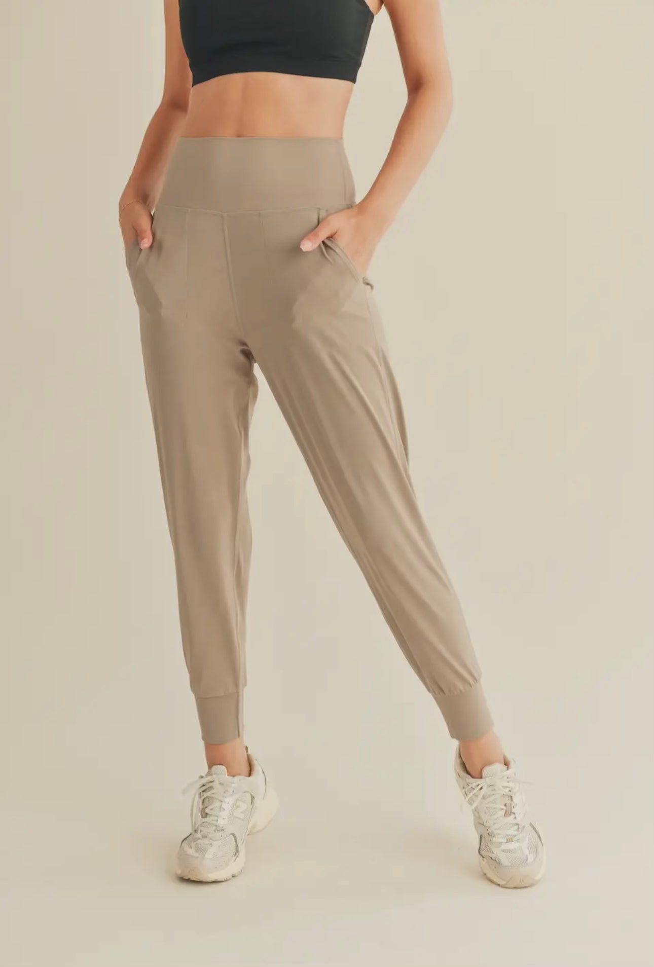 Everyday Jogger - Taupe